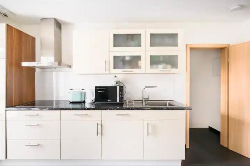 Guenstige Zimmer-Unterkunft Zimmer Mit Gemeinschaftsbad Lörrach Eksteriør bilde