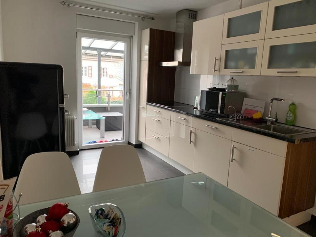 Guenstige Zimmer-Unterkunft Zimmer Mit Gemeinschaftsbad Lörrach Eksteriør bilde