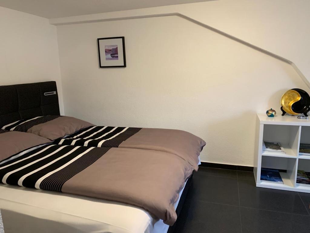 Guenstige Zimmer-Unterkunft Zimmer Mit Gemeinschaftsbad Lörrach Eksteriør bilde
